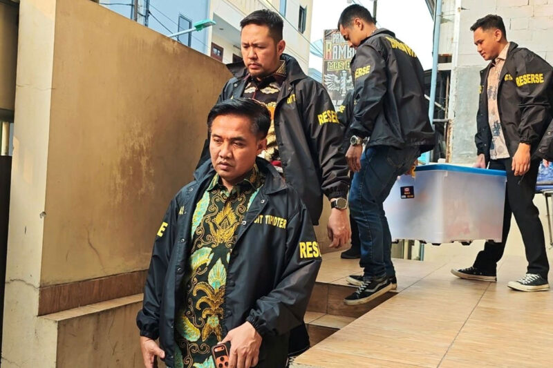 Direktorat Tindak Pidana Tertentu (Dittipidter) Bareskrim Polri menggeledah kantor PT MMS di kawasan Pademangan, Jakarta Utara terkait dugaan manipulasi data ekspor komoditas sawit atau praktik under invoicing.(Dokumentasi Bareskrim Polri.)
