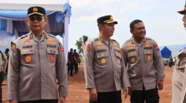Asisten Kapolri Bidang SDM sekaligus Kepala Satgas Ketahanan Pangan Polri Irjen Anwar (kiri)(Dokumentasi Humas Polri.)