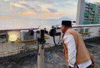 Pantauan Hilal di atas Rooftop MTC Megamas Manado, Kelurahan Titiwungen Utara, Kecamatan Sario oleh Tim Hisab Rukyat Kanwil Kementerian Agama Provinsi Sulut, Kamis (19/3/2026)(KOMPAS.com/Subhan Sabu)