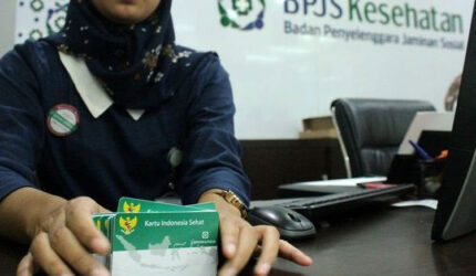 Ilustrasi BPJS Kesehatan. BPJS Kesehatan menegaskan iuran JKN belum berubah dan mengungkap besaran tarif yang masih berlaku hingga saat ini.(ANTARA FOTO/Risky Andrianto.)