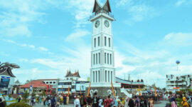 Kawasan Jam Gadang, Bukittinggi.(Dok. Shutterstock/Ubay Lahmudien)
