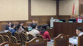 Kepala Seksi Intelijen Kepabeanan I Direktorat Penindakan dan Penyidikan Ditjen Bea-Cukai Orlando Hamonangan dan saksi lainnya di Pengadilan Tipikor, Jakarta Timur, Rabu (20/5/2026).(KOMPAS.com/FIRDA JANATI)