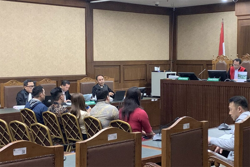 Kepala Seksi Intelijen Kepabeanan I Direktorat Penindakan dan Penyidikan Ditjen Bea-Cukai Orlando Hamonangan dan saksi lainnya di Pengadilan Tipikor, Jakarta Timur, Rabu (20/5/2026).(KOMPAS.com/FIRDA JANATI)