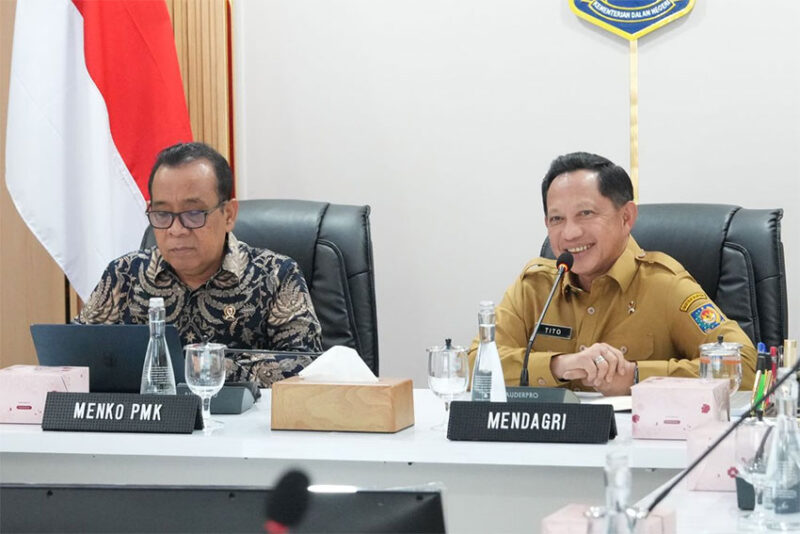 Ketua Satuan Tugas Percepatan Rehabilitasi dan Rekonstruksi (Satgas PRR) Muhammad Tito Karnavian memaparkan sektor prioritas dalam rencana induk pemulihan pascabencana di Aceh, Sumatera Utara, dan Sumatera Barat hingga 2028.(Dok. Kemendagri)