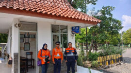Penjaga perlintasan kereta di Wilayah Daerah Operasi 4 Semarang, Jawa Tengah. (Dok. KAI Daop 4 Semarang)