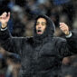 Pelatih Manchester City Pep Guardiola menyampaikan intruksi kepada pemainnya saat laga melawan Brentford pada pertandingan perempat final Piala Liga Inggris di Stadion Etihad, Manchester, Inggris, Rabu (17/12/2025). Foto: Peter Powell/Reuters
