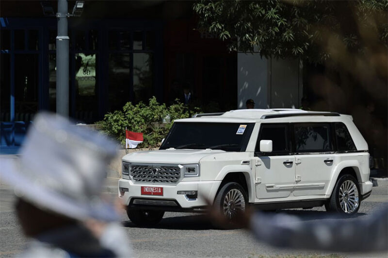 Kendaraan taktis ringan Maung produksi PT Pindad yang menjadi mobil kepresidenan mengantar Presiden Prabowo Subianto ke lokasi KTT ke-48 ASEAN di Mactan Expo, Cebu, Filipina, Jumat (8/5/2026). KTT ASEAN tersebut membahas tiga prioritas utama di tengah situasi geopolitik akibat konflik di Timur Tengah, yakni keamanan energi kawasan, stabilisasi ketahanan pangan, dan perlindungan warga negara ASEAN. ANTARA FOTO/HO-BPMI/mrh/tom.(HO-BPMI)