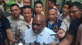 Menteri Hak Asasi Manusia (HAM) Natalius Pigai sebut siaran langsung terhadap proses persidangan yang belum berkekuatan hukum tetap atau inkrah dapat dikategorikan sebagai pelanggaran(KOMPAS.com/NICHOLAS RYAN ADITYA)