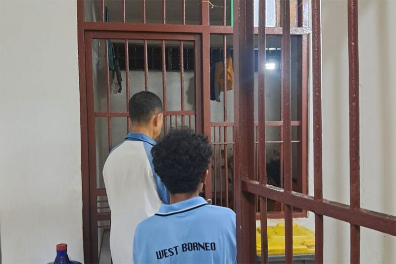 Ayah kandung yang aniaya anak di Kota Padang Diamankan pihak kepolisian, Sabtu (16/5/2026). Sumber: Kasat Reskrim Polresta Padang Kompol M Yasin(Rahmat Panji (Kompas.com))