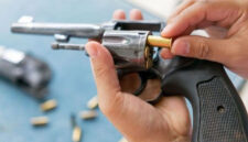Ilustrasi pistol.(GETTY IMAGES via BBC INDONESIA)
