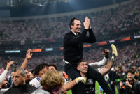 Manajer Aston Villa, Unai Emery, merayakan keberhasilan menjadi juara usai laga final Liga Europa UEFA antara SC Freiburg dan Aston Villa di Stadion Besiktas, Istanbul, pada 20 Mei 2026.(AFP/YASIN AKGUL)