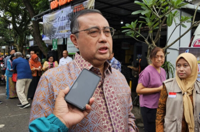 Wakil Ketua Komisi IX DPR RI Yahya Zaini berharap kasus keracunan dalam program Makan Bergizi Gratis (MBG) tidak terulang lagi di bawah kepemimpinan Kepala Badan Gizi Nasional (BGN) yang baru, Nanik S Deyang.(KOMPAS.com/Nugraha Perdana )