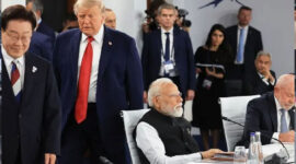 Presiden AS, Donald Trump, berada di antara sejumlah petinggi negara yang menghadiri KTT G7 di Perancis, Rabu (17/6/2026). (AFP/GETTY IMAGES melalui BBC INDONESIA)
