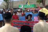 Peringatan Hari Jadi Tanah Pilih Pusako Betuah ke-625 dan Hari Ulang Tahun ke-80 Pemerintah Kota Jambi diwarnai aksi demonstrasi ratusan warga terdampak kebijakan zona merah Pertamina, Selasa (2/6/2026).