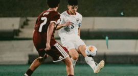 Aksi kapten Timnas U17 Indonesia, Mathew Baker, pada laga Piala Asia U17 2026 Timnas U17 Indonesia vs Qatar di Lapangan A King Abdullah Sports City, Jeddah, Arab Saudi, Sabtu (9/5/2026) pukul 23.30 WIB.(PSSI)