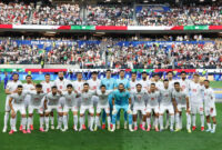Para pemain timnas Iran berpose untuk foto grup sebelum pertandingan Grup G antara Iran dan Selandia Baru di Piala Dunia FIFA 2026 di Stadion Los Angeles di Los Angeles, Amerika Serikat, 15 Juni 2026.(XinHua/Bai Xuefei)