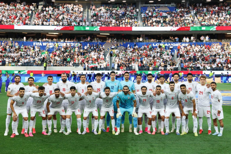 Para pemain timnas Iran berpose untuk foto grup sebelum pertandingan Grup G antara Iran dan Selandia Baru di Piala Dunia FIFA 2026 di Stadion Los Angeles di Los Angeles, Amerika Serikat, 15 Juni 2026.(XinHua/Bai Xuefei)