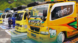 Deretan truk dan bus hasil  mofikaai arena Padang  Panjang AutoShow 2026.