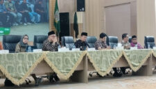 Wali Kota Jambi Maulana saat dialog publik bersama masyarakat di Aula Griya Mayang, Kota Jambi, Sabtu (13/6/2026) (KOMPAS.com/KURNIA SANDI)