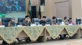 Wali Kota Jambi Maulana saat dialog publik bersama masyarakat di Aula Griya Mayang, Kota Jambi, Sabtu (13/6/2026) (KOMPAS.com/KURNIA SANDI)