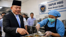 Kepala Kantor Staf Presiden (KSP) Dudung Abdurachman mengungkap dugaan praktik manipulasi anggaran dalam pelaksanaan Program Makan Bergizi Gratis (MBG) yang dikelola Badan Gizi Nasional (BGN).