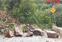 Material longsor di Lembah Anai, Sumbar.