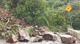 Material longsor di Lembah Anai, Sumbar.