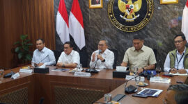 Menteri Koordinator Bidang Pangan Zulkifli Hasan (Zulhas) menggelar rapat koordinasi bersama kementerian teknis terkait di kantornya, Jakarta, Selasa (9/6/2026). (KOMPAS.com/Syakirun Ni'am)
