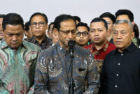 Eks Mendikbudristek Nadiem Makarim menahan tangis usai divonis 10 tahun penjara, Selasa (30/6/2026).