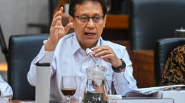 Menteri Kesehatan (Menkes) Budi Gunadi Sadikin mempersilakan perusahaan farmasi menaikkan harga obat naik 10-20 persen imbas pelemahan rupiah yang terjadi.(Rivan Awal Lingga)