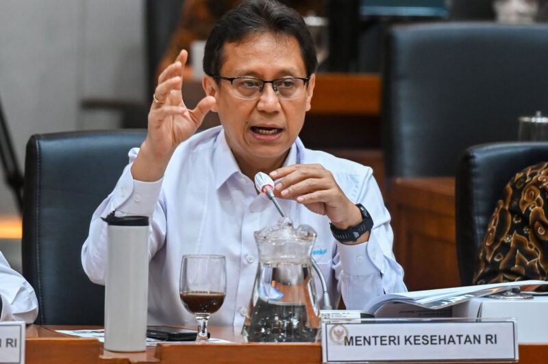 Menteri Kesehatan (Menkes) Budi Gunadi Sadikin mempersilakan perusahaan farmasi menaikkan harga obat naik 10-20 persen imbas pelemahan rupiah yang terjadi.(Rivan Awal Lingga)
