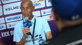 Pelatih kepala Timnas Putri Indonesia Satoru Mochizuki dalam jumpa pers usai FIFA Womens Match Day berlangsung di Stadion Arcamanik, Bandung, Selasa (9/6/20226). 