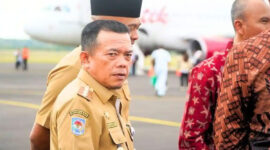Gubernur Jambi, Al Haris hadir langsung menyaksikan seremonial pendaratan dan penerbangan perdana maskapai Batik Air yang membuka rute langsung Jakarta-Muara Bungo (CGK - BUU) di Bandara Muara Bungo pada Senin (15/06/2026). 