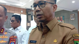Kepala Dinas ESDM Sumbar Helmi Heriyanto memberikan keterangan kepada wartawan usai rapat koordinasi penyiapan Wilayah Pertambangan Rakyat (WPR) dan Izin Pertambangan Rakyat (IPR) di Mapolda Sumbar, Senin (25/5/2026).