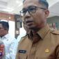 Kepala Dinas ESDM Sumbar Helmi Heriyanto memberikan keterangan kepada wartawan usai rapat koordinasi penyiapan Wilayah Pertambangan Rakyat (WPR) dan Izin Pertambangan Rakyat (IPR) di Mapolda Sumbar, Senin (25/5/2026).