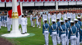 Pasukan Pengibar Bendera Pusaka (Paskibraka) mengibarkan duplikat Bendera Pusaka Merah Putih Upacara pada upacara Peringatan Detik-detik Proklamasi Kemerdekaan ke-80 Republik Indonesia di Istana Merdeka, Jakarta, Minggu (17/8/2025). HUT Ke-80 RI tersebut mengangkat tema Bersatu, Berdaulat, Rakyat Sejahtera, Indonesia Maju. (ANTARA FOTO/Galih Pradipta)