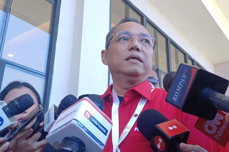 Politikus PDI-P Deddy Sitorus. PDI-P mengaku terus mengawasi gerakan Partai Solidaritas Indonesia (PSI) di tengah rencana(KOMPAS.com/Tria Sutrisna)
