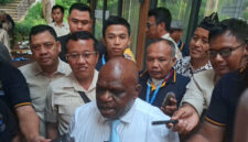 Menteri Hak Asasi Manusia (HAM) Natalius Pigai sebut siaran langsung terhadap proses persidangan yang belum berkekuatan hukum tetap atau inkrah dapat dikategorikan sebagai pelanggaran(KOMPAS.com/NICHOLAS RYAN ADITYA)