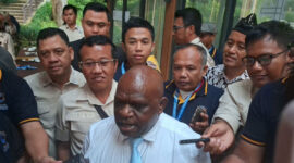 Menteri Hak Asasi Manusia (HAM) Natalius Pigai sebut siaran langsung terhadap proses persidangan yang belum berkekuatan hukum tetap atau inkrah dapat dikategorikan sebagai pelanggaran(KOMPAS.com/NICHOLAS RYAN ADITYA)