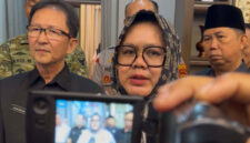Pelaksana Tugas (Plt) Bupati Muara Enim, Sumarni,usai menerima Surat Keputusan (SK) sebagai Plt Bupati Muara Enim di Griya Agung Palembang, Rabu (10/6/2026).(KOMPAS.COM/AJI YK PUTRA)