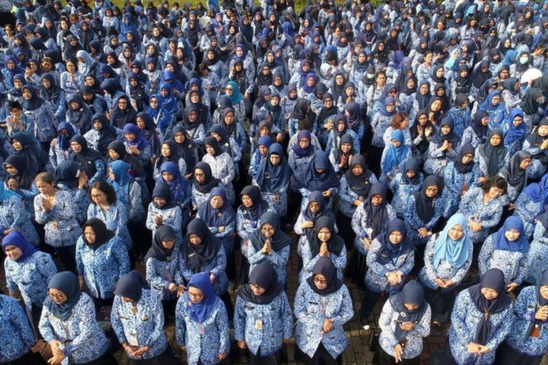 Ilustrasi PNS. Gaji 13 2026 kapan cair. Kapan gaji ke 13 2026 cair. Gaji 13 pensiunan 2026 kapan cair.(SHUTTERSTOCK/WIBISONO ARI)