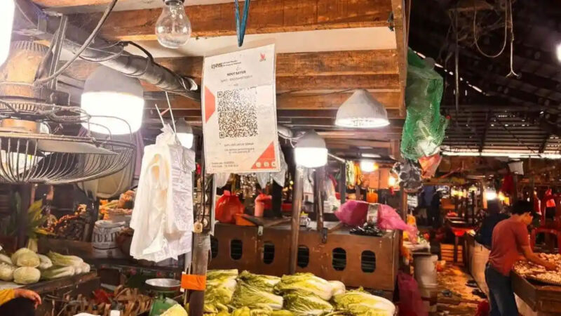 Pedagang sayur di Pasar Aur Duri, Kota Jambi sudah menyediakan QRIS untuk kemudahan berbelanja