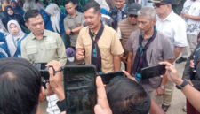 Bupati Kerinci Monadi memaparkan pembangunan dan renovasi RSUD Kerinci resmi dimulai setelah serah terima lahan. Pengerjaan ini dengan target penyelesaian selama 210 hari untuk meningkatkan kualitas layanan kesehatan masyarakat.