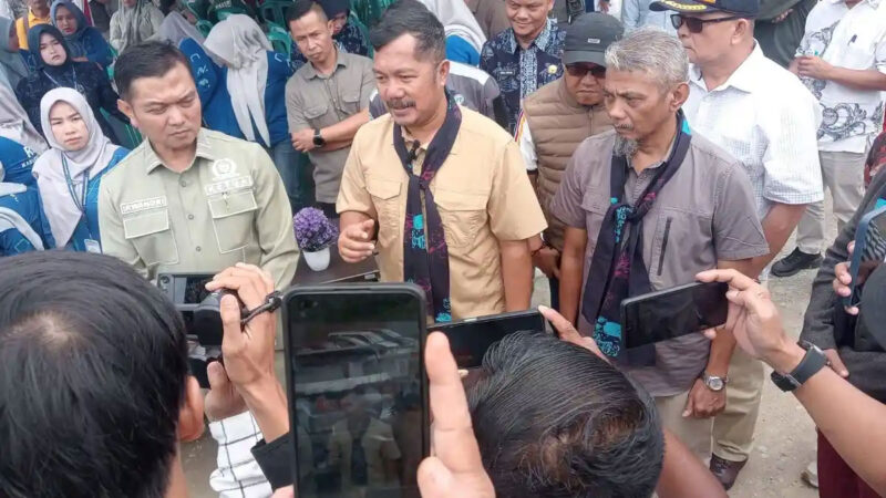Bupati Kerinci Monadi memaparkan pembangunan dan renovasi RSUD Kerinci resmi dimulai setelah serah terima lahan. Pengerjaan ini dengan target penyelesaian selama 210 hari untuk meningkatkan kualitas layanan kesehatan masyarakat.