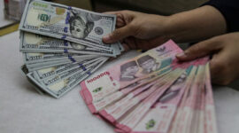 Ilustrasi nilai tukar rupiah. Nilai tukar rupiah kembali tertekan hingga menyentuh kisaran Rp 17.600 per dollar AS. Jika rupiah terus melemah hingga Rp 20.000 per dollar AS, ekonom menilai tekanan terhadap ekonomi domestik bisa semakin berat. (ANTARA FOTO/Darryl Ramadhan)