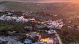 Tangkapan layar dari video militer Israel memperlihatkan, Pasukan Pertahanan Israel (IDF) menghancurkan infrastruktur Hizbullah di Lebanon pada 27 April 2026, di tengah masa gencatan senjata kedua kubu.(MILITER ISRAEL via AFP)