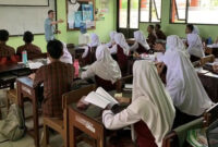 Kabar baik bagi para pelajar penerima bantuan pendidikan. Pemerintah mulai menyalurkan bantuan sosial Program Indonesia Pintar (PIP) Termin 2 pada Juni 2026. 
