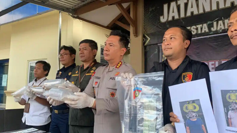 PENYELUNDUPAN LOBSTER-Polresta Jambi menggagalkan penyelundupan 47.872 benih bening lobster dan mengamankan dua pelaku dengan potensi kerugian negara mencapai Rp7,1 miliar. 
