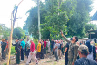 masyarakat luhah rio mendiho mendirikan tiang karamentang