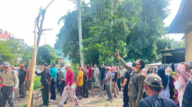 masyarakat luhah rio mendiho mendirikan tiang karamentang